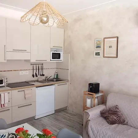 Le Marly En Face Des Plages