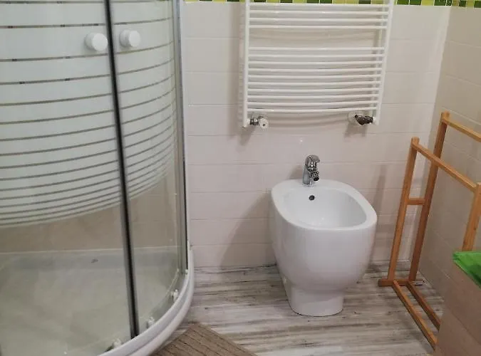 Le Marly En Face Des Plages מנטון