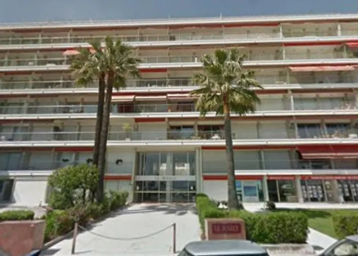 Le Marly En Face Des Plages דירה