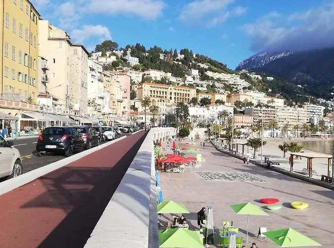 Le Marly En Face Des Plages